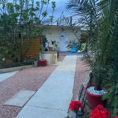 Maison Jardin Et Parking Gratuit - 10 Min De L'aeroport - Metro 14 - Arrivee Autonome Apartmán