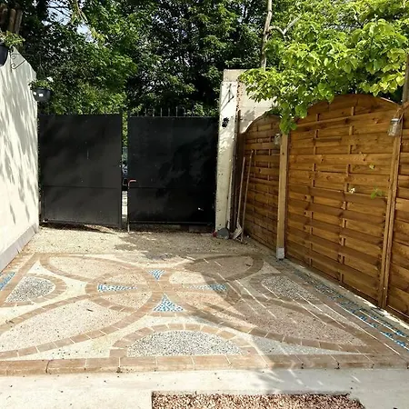Apartmán Maison Jardin Et Parking Gratuit - 10 Min De L'aeroport - Metro 14 - Arrivee Autonome Orly