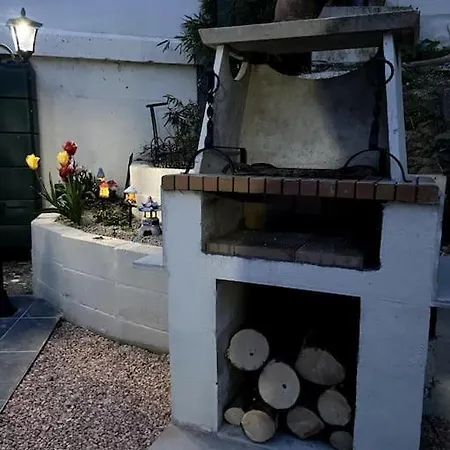 Maison Jardin Et Parking Gratuit - 10 Min De L'aeroport - Metro 14 - Arrivee Autonome Daire *