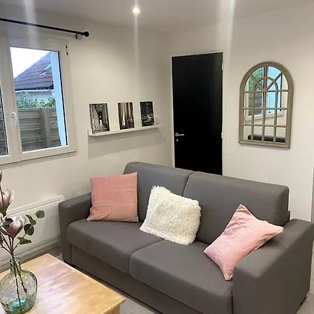 Maison Jardin Et Parking Gratuit - 10 Min De L'aeroport - Metro 14 - Arrivee Autonome *