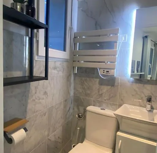 Appartamento Maison Jardin Et Parking Gratuit - 10 Min De L'aeroport - Metro 14 - Arrivee Autonome