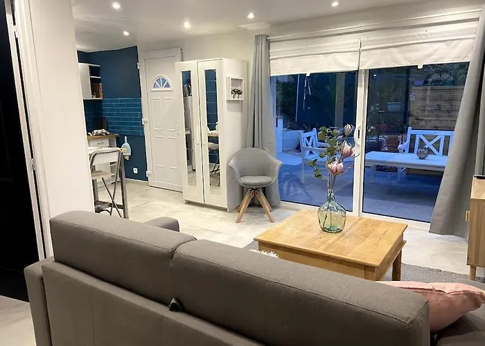 Appartamento Maison Jardin Et Parking Gratuit - 10 Min De L'aeroport - Metro 14 - Arrivee Autonome *