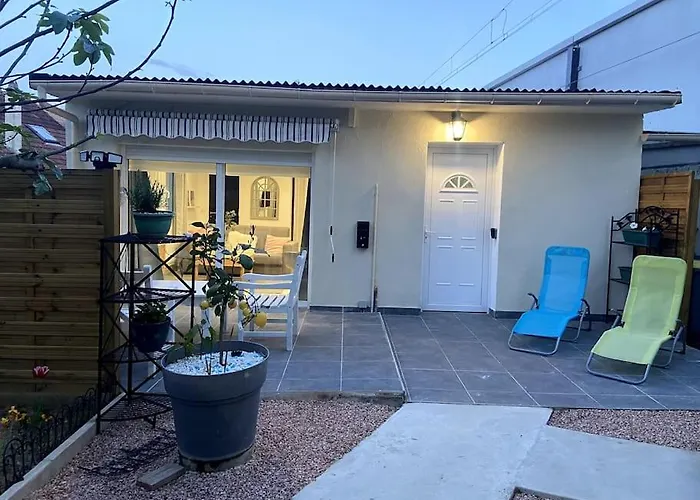 Maison Jardin Et Parking Gratuit - 10 Min De L'aeroport - Metro 14 - Arrivee Autonome *